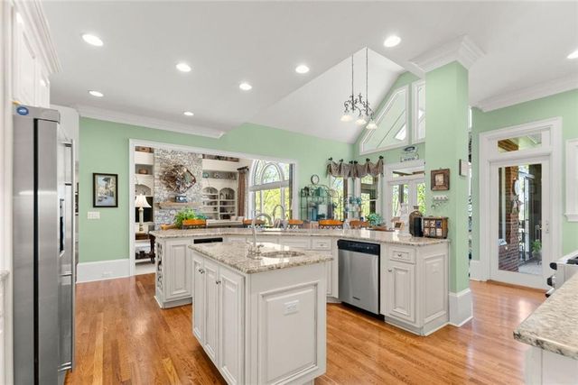 3738 Wavespray, Gainesville, GA 30506
