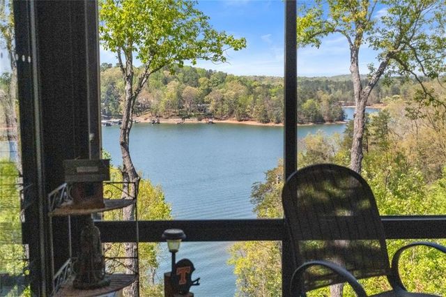 3738 Wavespray, Gainesville, GA 30506