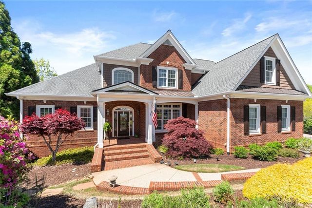 3738 Wavespray, Gainesville, GA 30506