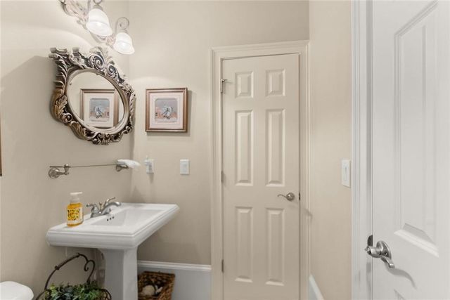 3738 Wavespray, Gainesville, GA 30506