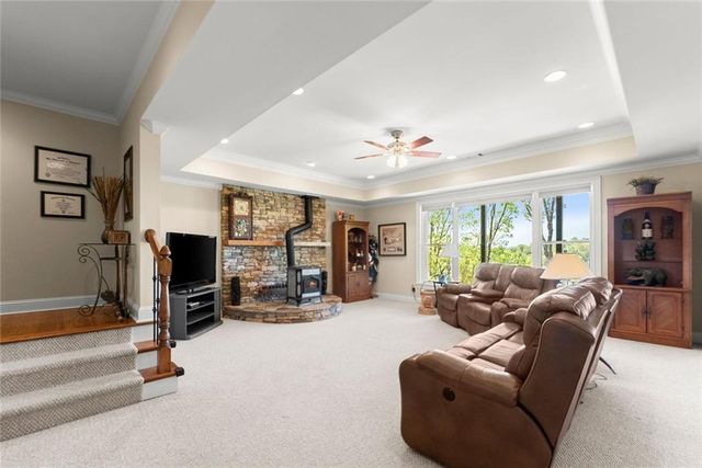 3738 Wavespray, Gainesville, GA 30506