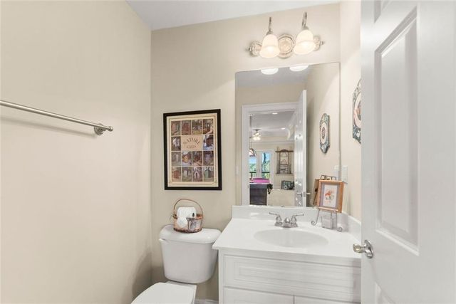 3738 Wavespray, Gainesville, GA 30506
