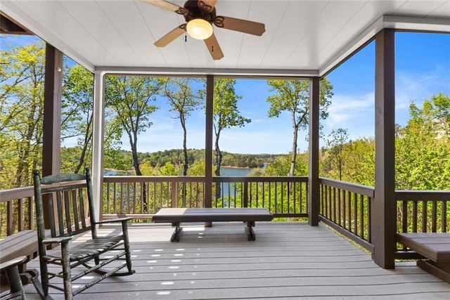 3738 Wavespray, Gainesville, GA 30506