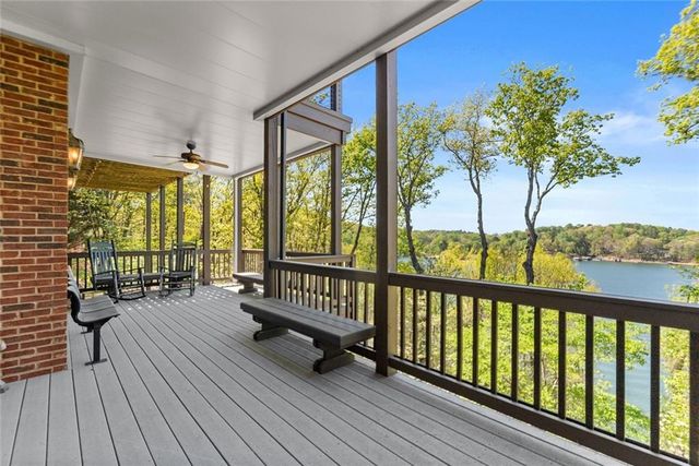 3738 Wavespray, Gainesville, GA 30506