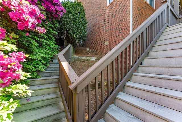 3738 Wavespray, Gainesville, GA 30506