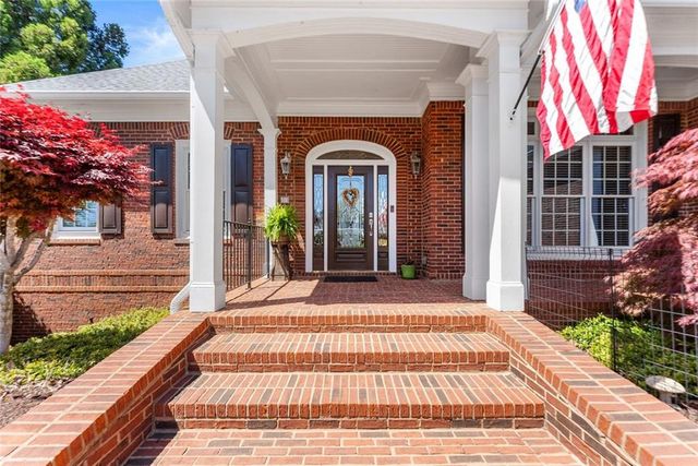 3738 Wavespray, Gainesville, GA 30506