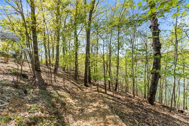 3738 Wavespray, Gainesville, GA 30506