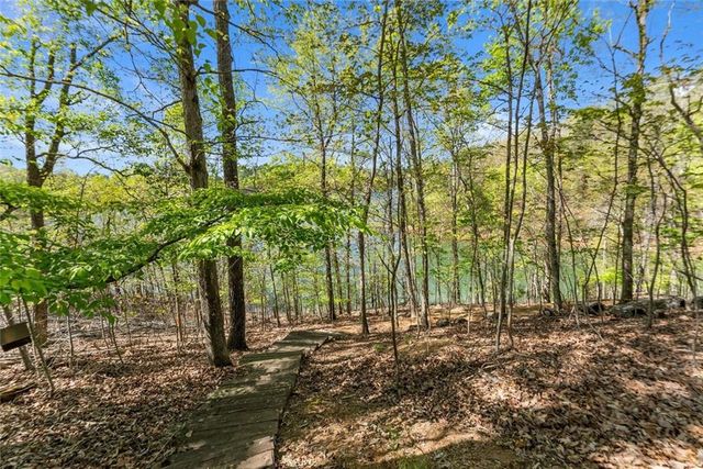 3738 Wavespray, Gainesville, GA 30506