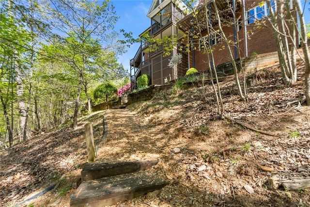 3738 Wavespray, Gainesville, GA 30506