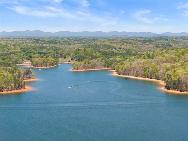 3738 Wavespray, Gainesville, GA 30506