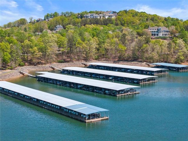 3738 Wavespray, Gainesville, GA 30506