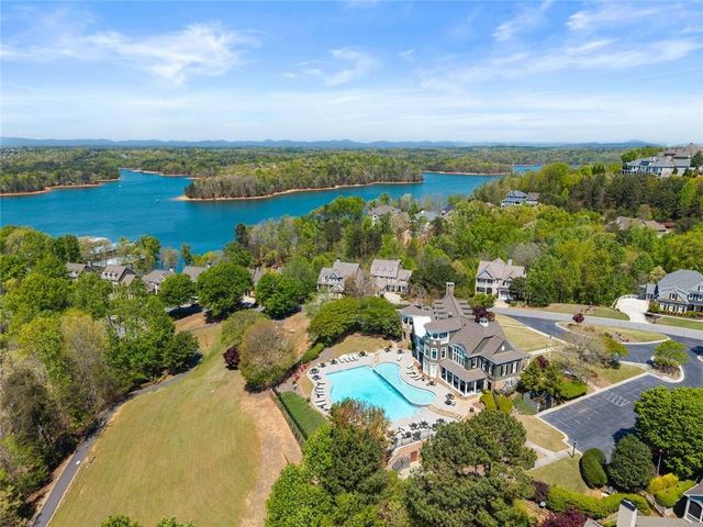 3738 Wavespray, Gainesville, GA 30506