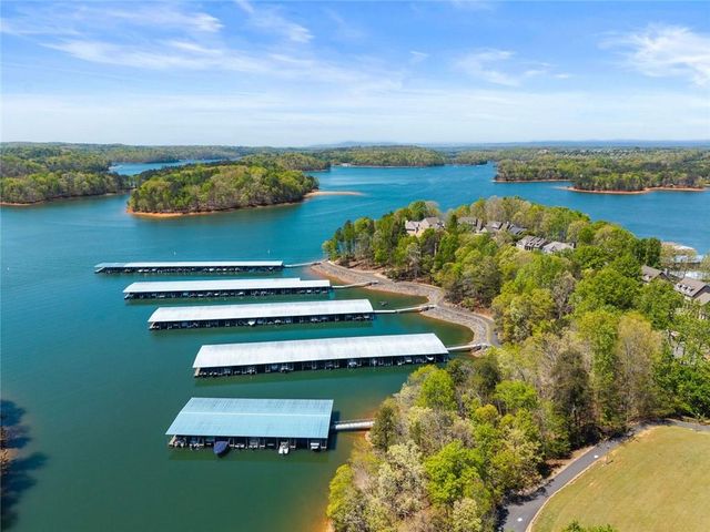 3738 Wavespray, Gainesville, GA 30506