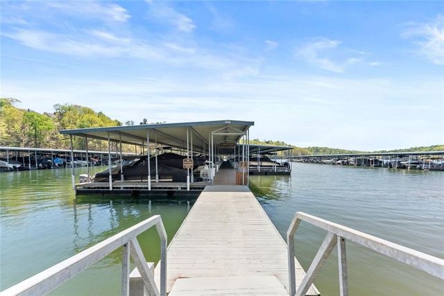 3738 Wavespray, Gainesville, GA 30506
