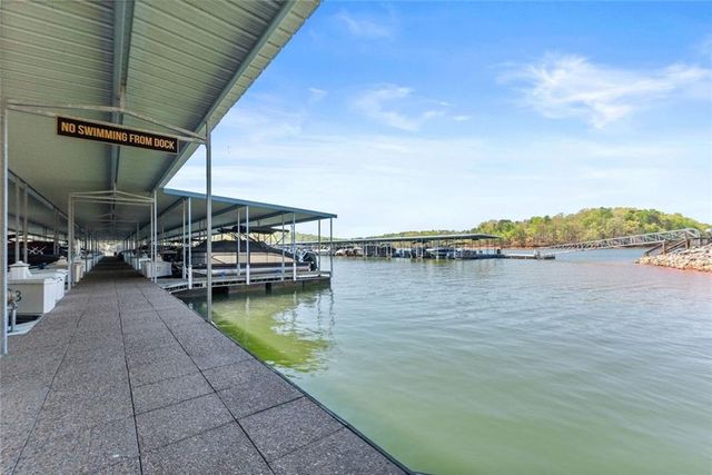3738 Wavespray, Gainesville, GA 30506