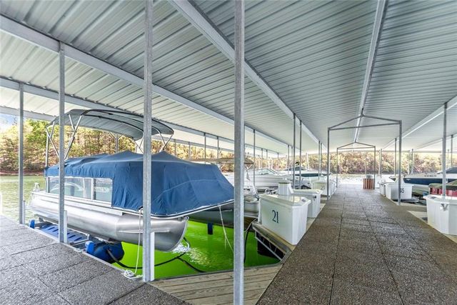 3738 Wavespray, Gainesville, GA 30506