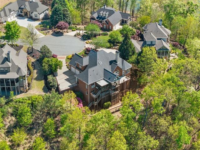 3738 Wavespray, Gainesville, GA 30506