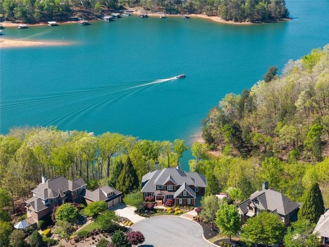 3738 Wavespray, Gainesville, GA 30506