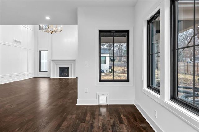 3119 W 72nd Terrace, Prairie Village, KS 66208