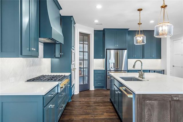 3119 W 72nd Terrace, Prairie Village, KS 66208