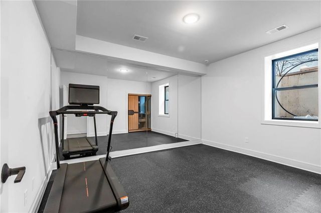 3119 W 72nd Terrace, Prairie Village, KS 66208