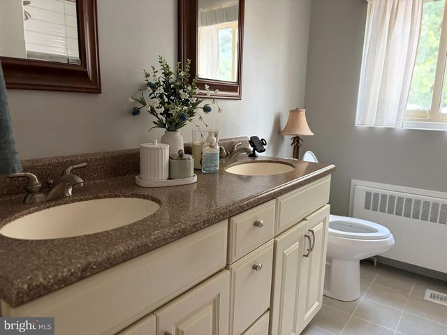 400 BAER AVE, Hanover, PA 17331