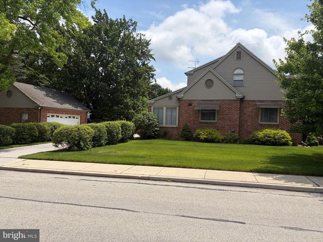 400 BAER AVE, Hanover, PA 17331