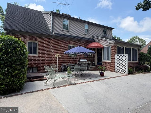 400 BAER AVE, Hanover, PA 17331