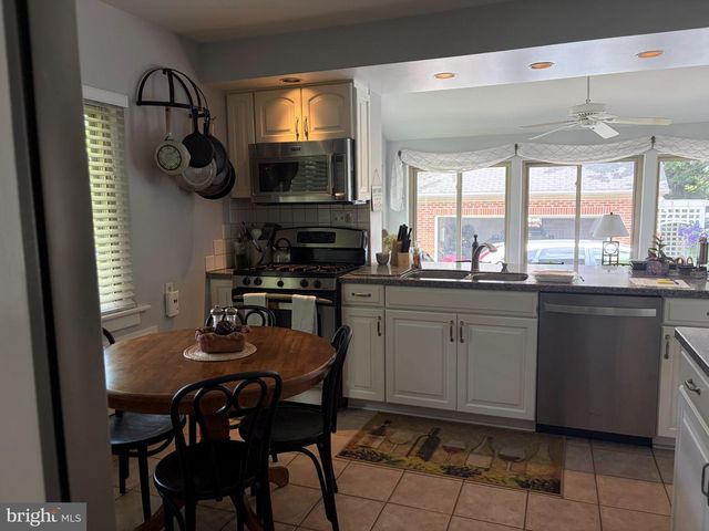 400 BAER AVE, Hanover, PA 17331