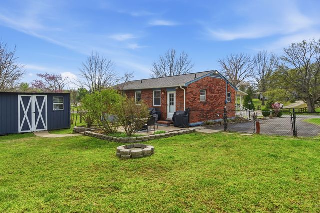 102 Monticello Ave, Goodlettsville, TN 37072