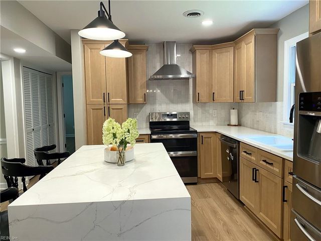 7615 Gloucester Village DR, Gloucester, VA 23061
