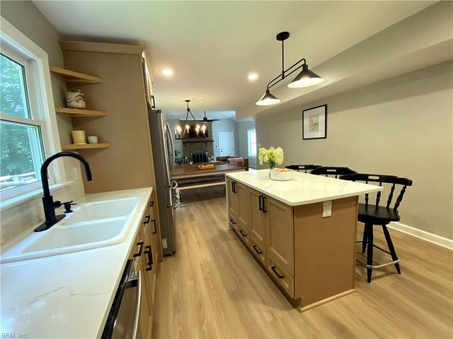 7615 Gloucester Village DR, Gloucester, VA 23061