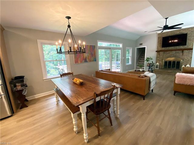 7615 Gloucester Village DR, Gloucester, VA 23061
