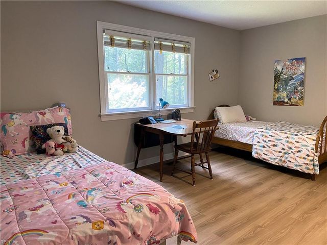7615 Gloucester Village DR, Gloucester, VA 23061