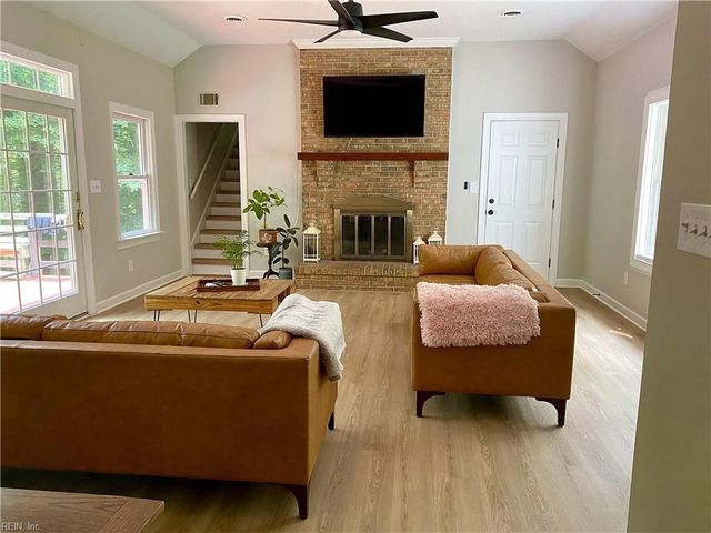 7615 Gloucester Village DR, Gloucester, VA 23061