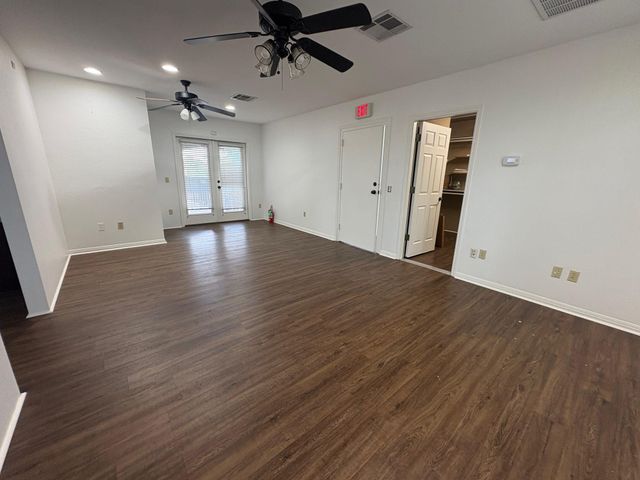 106 S Mays ST 300, Round Rock, TX 78664