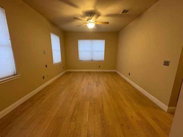 106 S Mays ST 300, Round Rock, TX 78664