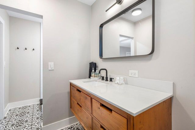 215 S Palmway, Lake Worth Beach, FL 33460