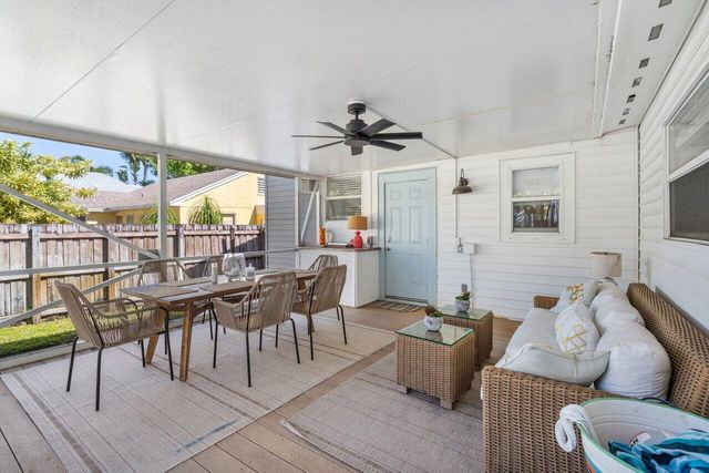 215 S Palmway, Lake Worth Beach, FL 33460