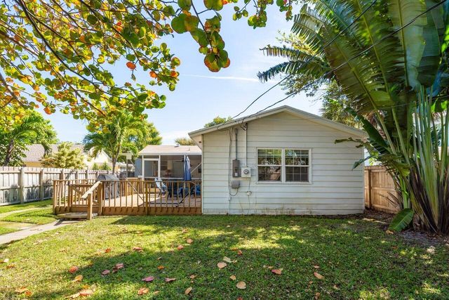 215 S Palmway, Lake Worth Beach, FL 33460