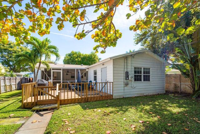 215 S Palmway, Lake Worth Beach, FL 33460