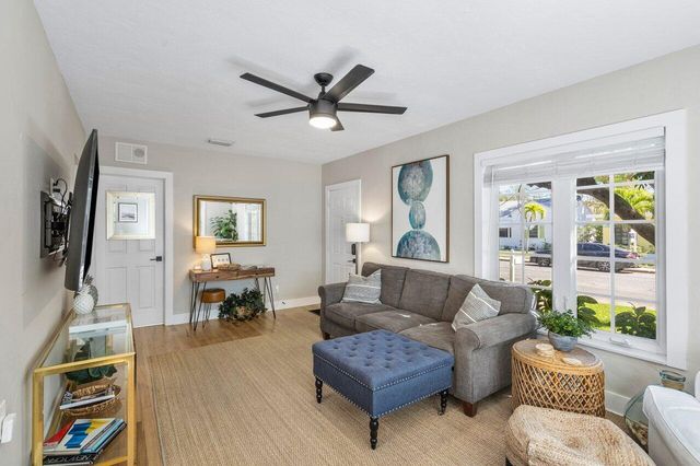 215 S Palmway, Lake Worth Beach, FL 33460