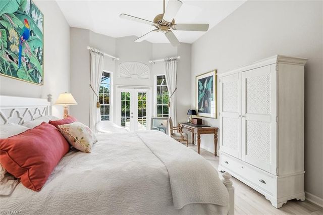 15259 Devon Green LN, Naples, FL 34110