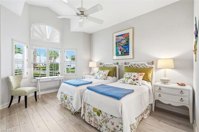 15259 Devon Green LN, Naples, FL 34110