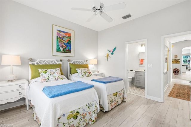 15259 Devon Green LN, Naples, FL 34110