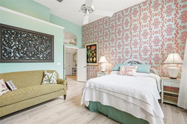 15259 Devon Green LN, Naples, FL 34110