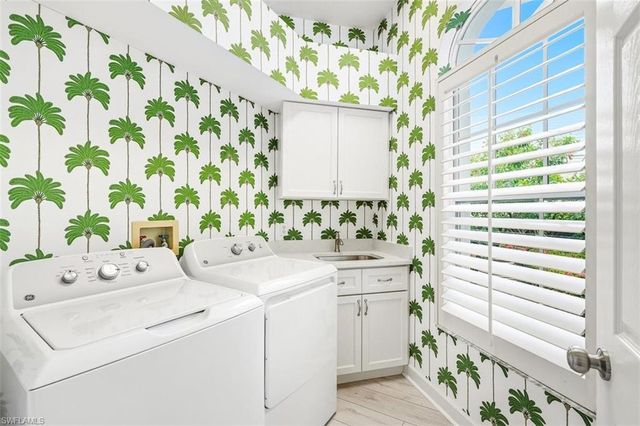 15259 Devon Green LN, Naples, FL 34110