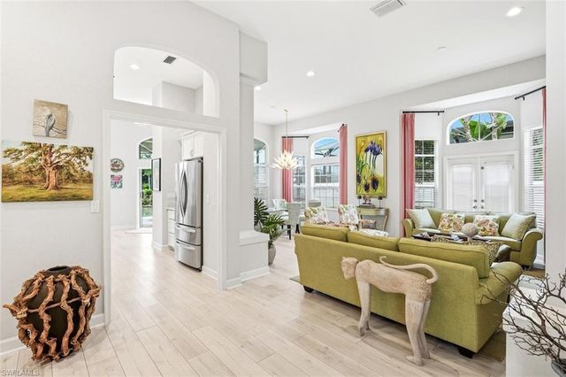 15259 Devon Green LN, Naples, FL 34110
