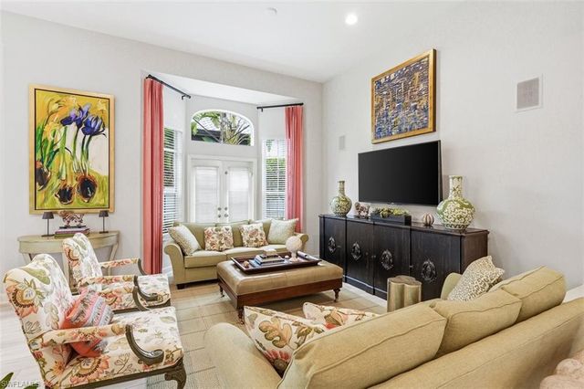 15259 Devon Green LN, Naples, FL 34110