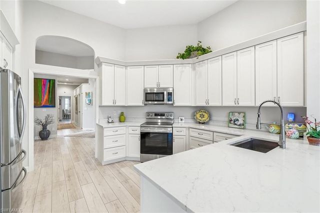 15259 Devon Green LN, Naples, FL 34110